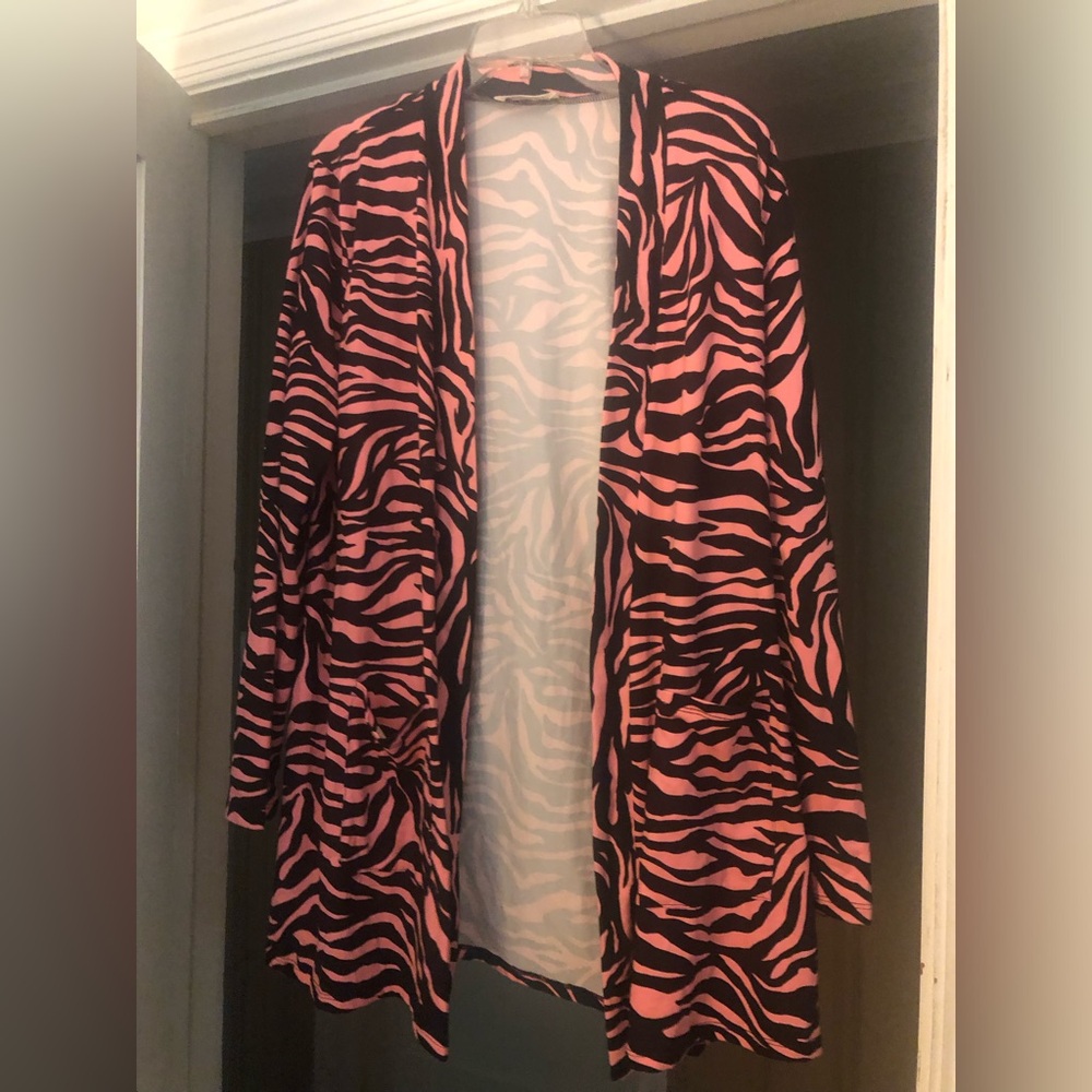 NWOT Zenana Outfitters Pink and Black Zebra Patterned Cardigan